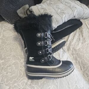 Sorel Black Winter Boots with Fur Trim